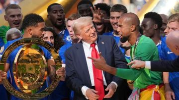 قارئ شفاه يكشف ما قاله لاعب تشيلسي عن ترامب أثناء التتويج