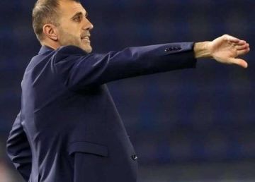 المدرب الوطني هايل يلتحق بمعسكر العربي الكويتي في أبو ظبي