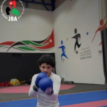 ليث عجيلات يحصد ذهبية وزن 64 كغم في بطولة المملكة للملاكمة