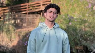 فنان شاب يكشف عن تعرضه لأزمة صحية أبعدته عن الفن عامين فنان شاب يكشف عن تعرضه لأزمة صحية أبعدته عن الفن عامين