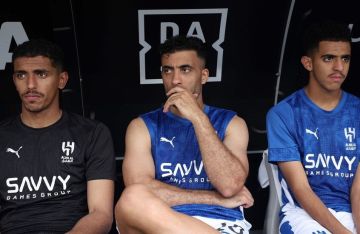 بمشاركة 15 دقيقة فقط.. مدرب الهلال السعودي يحسم مصير عبد الرزاق حمد الله بعد وداع كأس العالم للأندية