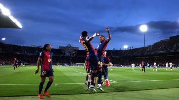 الكونغو تنقذ برشلونة من كبوته المالية الكونغو تنقذ برشلونة من كبوته المالية
