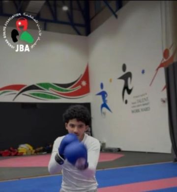 ليث عجيلات يحصد ذهبية وزن 64 كغم في بطولة المملكة للملاكمة