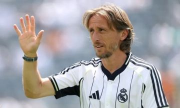 أليغري يعلن ضم مودريتش إلى ميلان الإيطالي