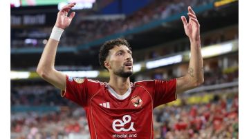 الأهلي يعلن انتقال وسام أبوعلي إلى كولومبوس كرو الأهلي يعلن انتقال وسام أبوعلي إلى كولومبوس كرو