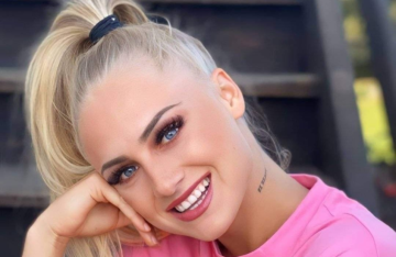 جمال لافت وحارس شخصي وأرقام كارثية.. أجمل لاعبة كرة قدم تثير الجدل بكأس أمم أوربا جمال لافت وحارس شخصي وأرقام كارثية.. أجمل لاعبة كرة قدم تثير الجدل بكأس أمم أوربا