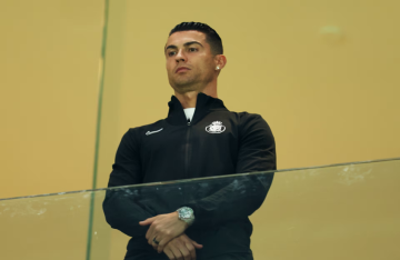 بجوار ولي العهد السعودي.. أول ظهور لرونالدو بعد خسارته كأس السوبر (صورة) بجوار ولي العهد السعودي.. أول ظهور لرونالدو بعد خسارته كأس السوبر (صورة)