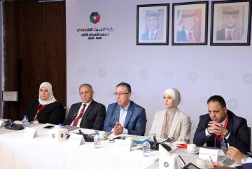 التجارة على طاولة جلسات العمل القطاعية لإعداد البرنامج التنفيذي الثاني لرؤية التحديث التجارة على طاولة جلسات العمل القطاعية لإعداد البرنامج التنفيذي الثاني لرؤية التحديث