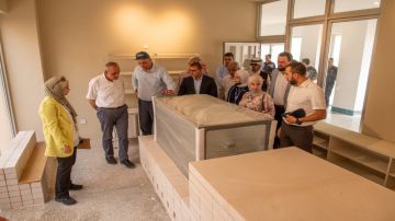 وزير السياحة والآثار يتفقد سير العمل في مشروع تطوير موقع قلعة القطرانة الأثري وزير السياحة والآثار يتفقد سير العمل في مشروع تطوير موقع قلعة القطرانة الأثري