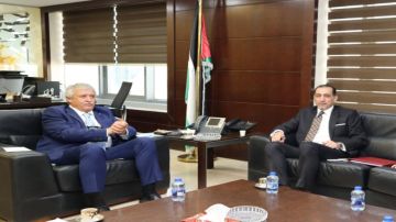 وزير النقل: متابعة القضايا المتعلقة بقطاع النقل مع الجانب السوري وزير النقل: متابعة القضايا المتعلقة بقطاع النقل مع الجانب السوري