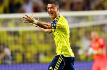 رونالدو يعلق بكلمتين على تأهل النصر إلى نهائي كاس السوبر السعودي رونالدو يعلق بكلمتين على تأهل النصر إلى نهائي كاس السوبر السعودي
