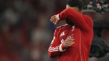 محمد صلاح يبكي أمام بورنموث بسبب تكريم جوتا
