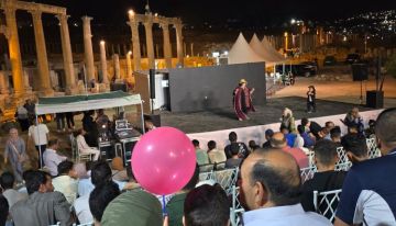 عروض مسرحية على مسرح الصوت والضوء في مهرجان جرش عروض مسرحية على مسرح الصوت والضوء في مهرجان جرش