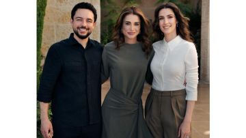 ولي العهد مهنئا الملكة رانيا: حفظك الله لنا وأطال في عمرك ولي العهد مهنئا الملكة رانيا: حفظك الله لنا وأطال في عمرك