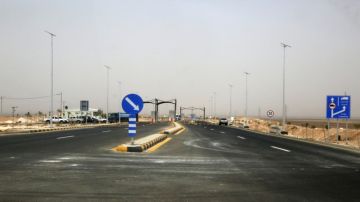 وزير الأشغال يتفقد طريق ستاد كرة القدم الجديد في لواء الموقر وزير الأشغال يتفقد طريق ستاد كرة القدم الجديد في لواء الموقر