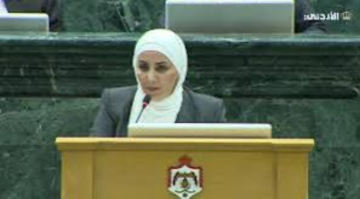 أبو رمان تخاطب وزير العمل اعتراضا على إنهاء العقود الجماعية لعاملات أحد المصانع أبو رمان تخاطب وزير العمل اعتراضا على إنهاء العقود الجماعية لعاملات أحد المصانع