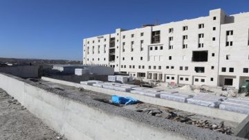 35 يوما لتأهيل طرق محيطة بمستشفى الأميرة بسمة بكلفة 400 ألف دينار 35 يوما لتأهيل طرق محيطة بمستشفى الأميرة بسمة بكلفة 400 ألف دينار