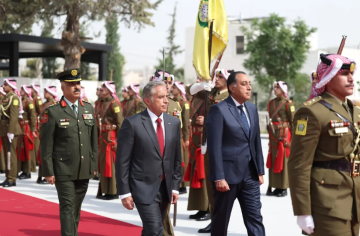 حسان يستقبل رئيس الوزراء المصري حسان يستقبل رئيس الوزراء المصري