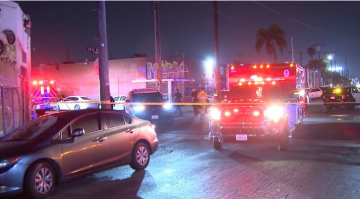 مقتل شخصين وإصابة 6 في إطلاق نار عقب مهرجان موسيقي في لوس أنجلوس مقتل شخصين وإصابة 6 في إطلاق نار عقب مهرجان موسيقي في لوس أنجلوس