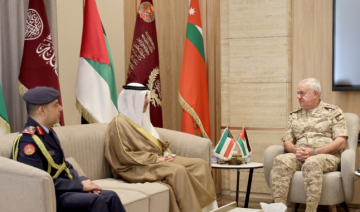 الحنيطي يستقبل السفير الكويتي ويسلم وسام الاستحقاق للملحق العسكري الكويتي السابق الحنيطي يستقبل السفير الكويتي ويسلم وسام الاستحقاق للملحق العسكري الكويتي السابق