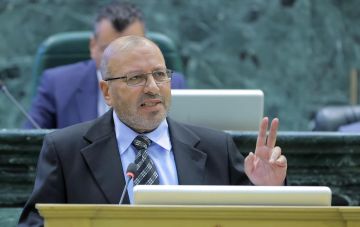 الرعود يطالب بزيادة أعداد المقبولين في الجامعات الرسمية: لا نريد دفع طلبتنا للخارج عاجل