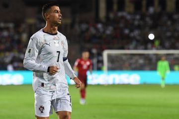 رونالدو يضرب ميسي ويقترب من «الرقم التاريخي» رونالدو يضرب ميسي ويقترب من «الرقم التاريخي»