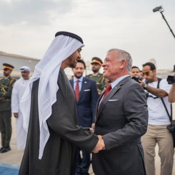 الملك ورئيس الإمارات يبحثان في أبوظبي المستجدات الإقليمية والعلاقات الثنائية