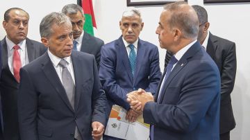 رئيس الوزراء يطلع على واقع الخدمات في الأحوال المدنية