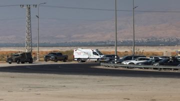 الخارجية: المتهم بإطلاق النار في معبر اللنبي مدني ويدعى عبد المطلب القيسي الخارجية: المتهم بإطلاق النار في معبر اللنبي مدني ويدعى عبد المطلب القيسي