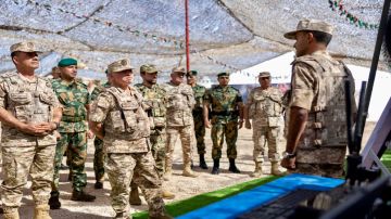 الملك وولي العهد يتابعان تمرينا ميدانيا لوحدات الدفاع الجوي الملكي الملك وولي العهد يتابعان تمرينا ميدانيا لوحدات الدفاع الجوي الملكي