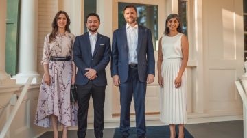 ولي العهد والأميرة رجوة يحضران مأدبة عشاء أقامها نائب الرئيس الأميركي