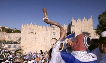 الأقصى في مواجهة العدوان والتعتيم.. كيف خنق صوت الأقصى؟ عاجل الأقصى في مواجهة العدوان والتعتيم.. كيف خنق صوت الأقصى؟ عاجل