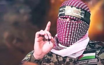 ماذا تعرف عن الصوت المقنع الذي تحول إلى أيقونة المقاومة؟