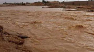 الدفاع المدني ينقذ 58 شخصا داخل حافله عالقة بالسيول في قضاء الظليل بمحافظة الزرقاء الدفاع المدني ينقذ 58 شخصا داخل حافله عالقة بالسيول في قضاء الظليل بمحافظة الزرقاء