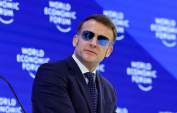 ترامب يسخر من نظارة ماكرون الشمسية