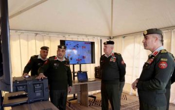 رئيس هيئة الأركان يثني على كفاءة مديرية الحرب الإلكترونية ويطلع على خططها المستقبلية