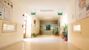 وزير التربية: 701 مدرسة في الأردن بلا مراسلين آذنة 