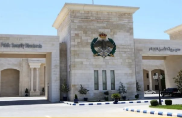 البحث الجنائي يلقي القبض على سارق محال بيع القهوة بالمغافلة( ما ظهر في فيديو جرى تداوله أول أمس في منطقة رأس العين) البحث الجنائي يلقي القبض على سارق محال بيع القهوة بالمغافلة( ما ظهر في فيديو جرى تداوله أول أمس في منطقة رأس العين)