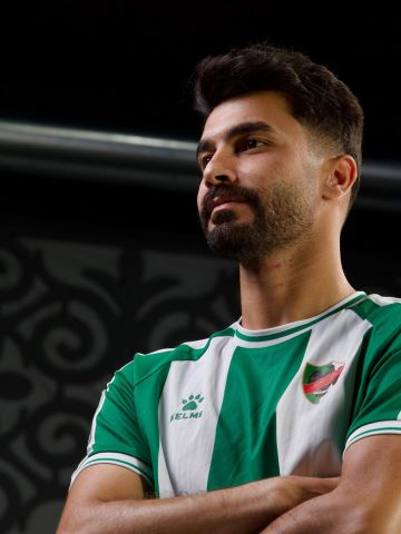 الرازم يغادر الأهلي .. ويوجه رسالة لجماهيره الرازم يغادر الأهلي .. ويوجه رسالة لجماهيره