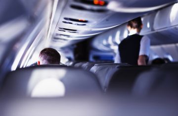 تقرير بريطاني صادم عن فضائح لطواقم طائرات: جنس جماعي.. مخدرات.. وعلاقات داخل قمرة القيادة! تقرير بريطاني صادم عن فضائح لطواقم طائرات: جنس جماعي.. مخدرات.. وعلاقات داخل قمرة القيادة!