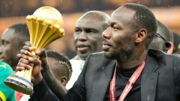 بعد فوضى النهائي.. مدرب السنغال مهدد بالحرمان من كأس العالم