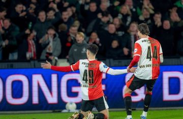 هذا الشبل من ذاك الأسد.. نجل الطائر فان بيرسي يسجل هدفا مذهلا (فيديو)