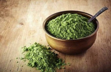 الحنة: سر العناية الطبيعية بالشعر وفروة الرأس الحنة: سر العناية الطبيعية بالشعر وفروة الرأس