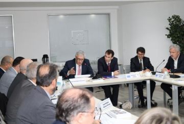 وزير النقل يبحث وبعثة الاتحاد الأوروبي تعزيز التعاون والفرص الاستثمارية وزير النقل يبحث وبعثة الاتحاد الأوروبي تعزيز التعاون والفرص الاستثمارية