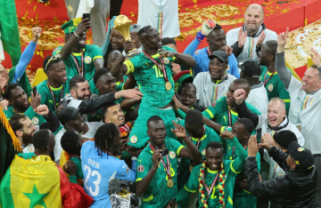 أسطورة الكرة السنغالية يعلق على اتهام المغرب بـ شراء الحكام في كأس إفريقيا