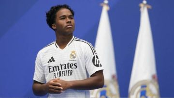 بالفيديو .. إندريك يسجل هدفا حاسما في اول مباراة مع ليون الفرنسي