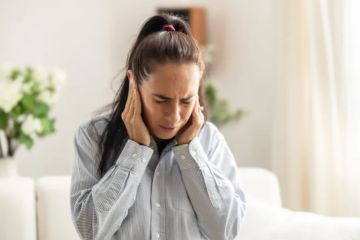 عرض غير مألوف يربط بين انقطاع الطمث والتقلبات الهرمونية عرض غير مألوف يربط بين انقطاع الطمث والتقلبات الهرمونية