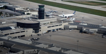 لبنان يمنع دخول 4 حقائب مع الوفد الإيراني المرافق لعراقجي في مطار بيروت