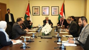 وزير النقل يبحث مع نقابة أصحاب الشاحنات تطوير الأسطول وتحسين كفاءة النقل البري