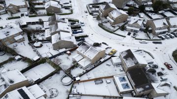 6 قتلى في أوروبا واضطرابات في حركة النقل بسبب سوء الأحوال الجوية 6 قتلى في أوروبا واضطرابات في حركة النقل بسبب سوء الأحوال الجوية